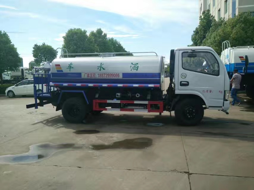 5噸灑水車(chē)廠(chǎng)家產(chǎn)品價(jià)格,東風(fēng)福瑞卡8噸灑水車(chē)銷(xiāo)售,5噸灑水車(chē)銷(xiāo)售中心 5噸灑水車(chē)廠(chǎng)家產(chǎn)品價(jià)格,東風(fēng)福瑞卡8噸灑水車(chē)銷(xiāo)售,5噸灑水車(chē)銷(xiāo)售中心