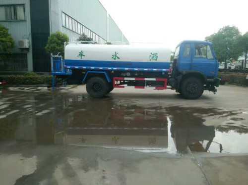 環(huán)衛(wèi)用戶都選購東風(fēng)145型12灑水車 環(huán)衛(wèi)用戶都選購東風(fēng)145型12灑水車