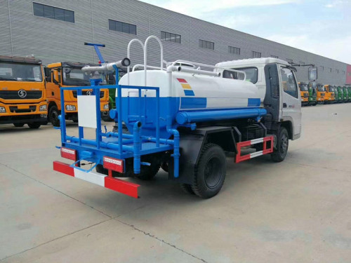 東風(fēng)灑水車廠家 東風(fēng)灑水車廠家