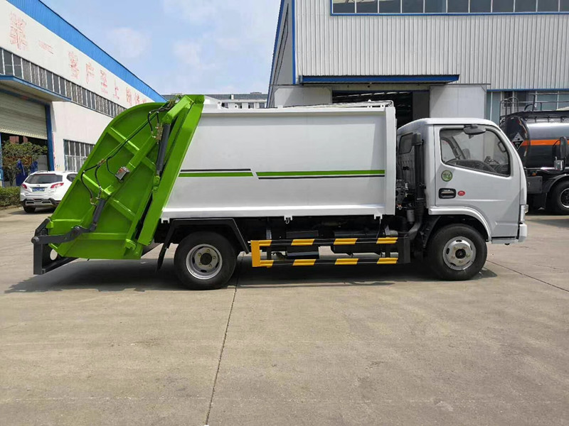 東風小多利卡5方壓縮式垃圾車 東風小多利卡5方壓縮式垃圾車