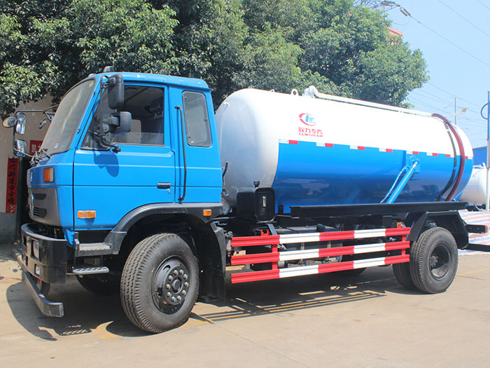 145東風(fēng)10噸吸污車 145東風(fēng)10噸吸污車