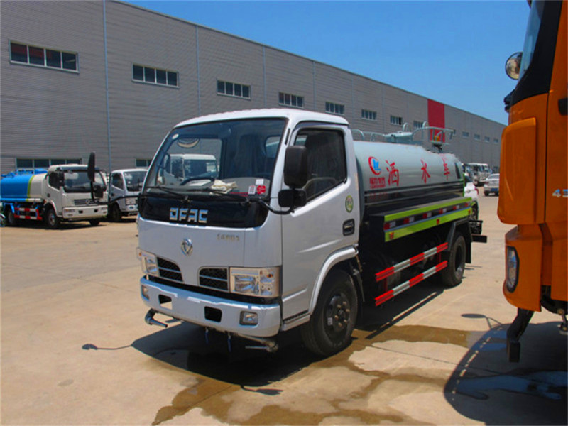 東風(fēng)多利卡灑水車 東風(fēng)多利卡灑水車