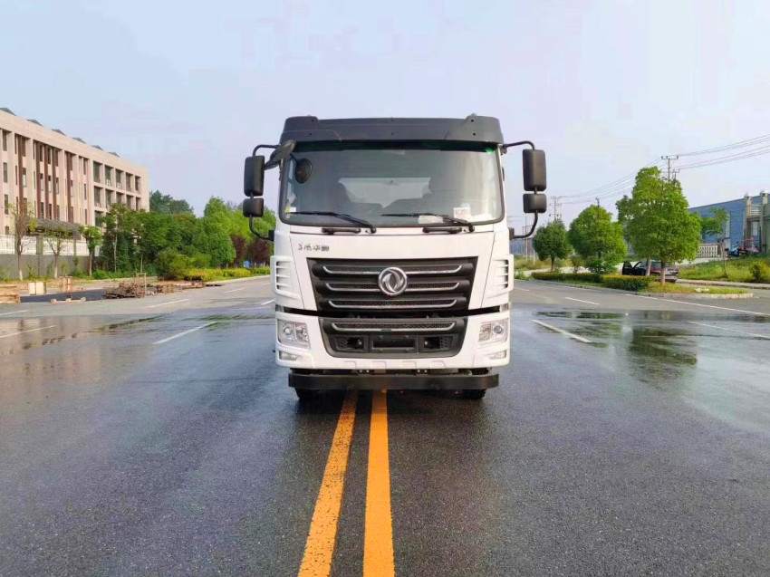 東風(fēng)轉(zhuǎn)底12噸灑水車 東風(fēng)轉(zhuǎn)底12噸灑水車