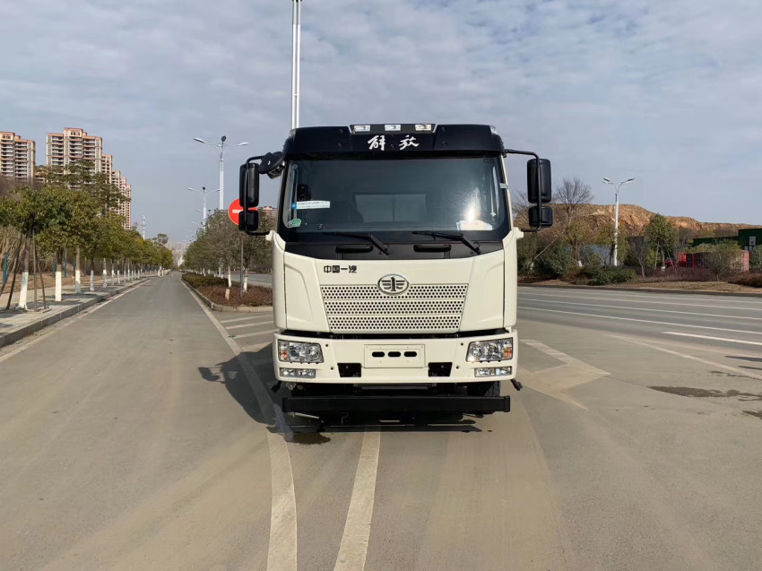 可以上北京牌照的灑水車-東風多利卡5噸灑水車廠家 可以上北京牌照的灑水車-東風多利卡5噸灑水車廠家