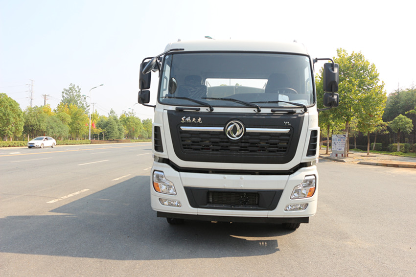 東風天龍后雙橋灑水車落戶于四川某縣,國六灑水車詳細配置 東風天龍后雙橋灑水車落戶于四川某縣,國六灑水車詳細配置