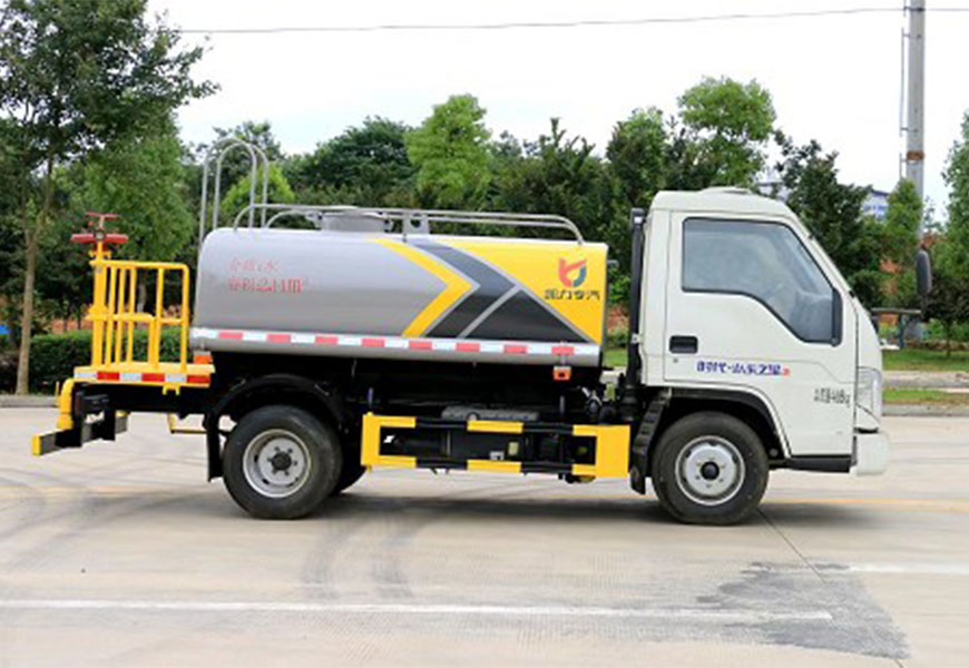 福田小卡之星2.5噸藍(lán)牌國(guó)六灑水車