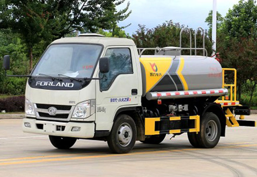國(guó)六福田2噸灑水車圖片